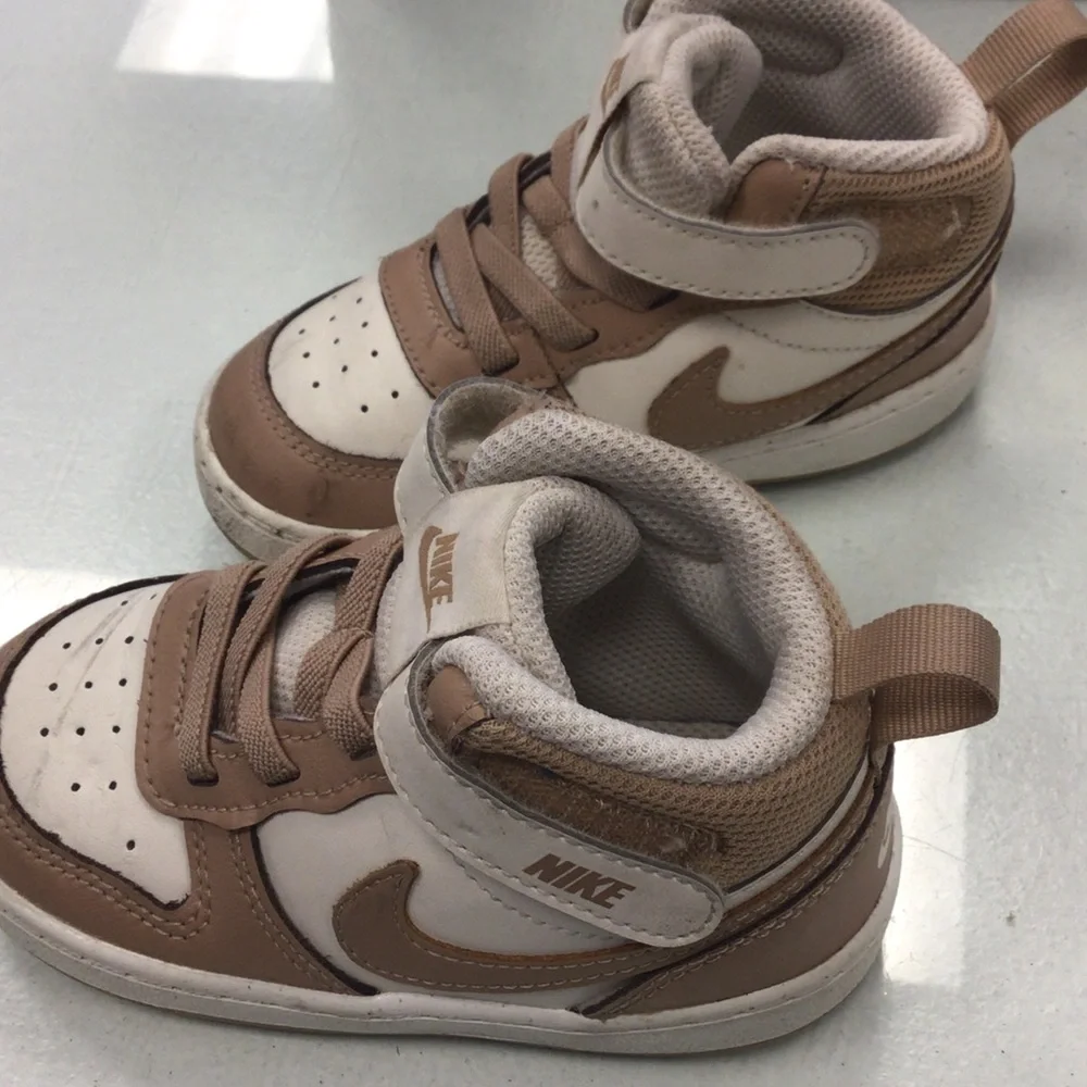 Nike Kids Mid-Top Sneakers in White and Tan